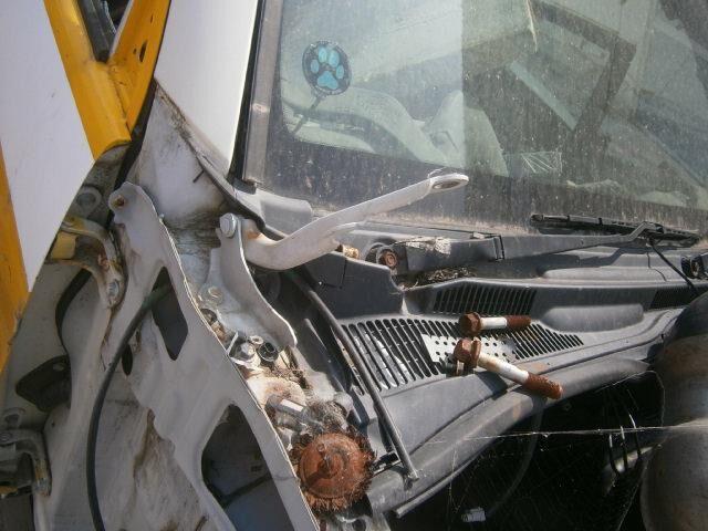 Решетка под лобовое стекло Тойота Хайлюкс Сурф в Геленджике 29486