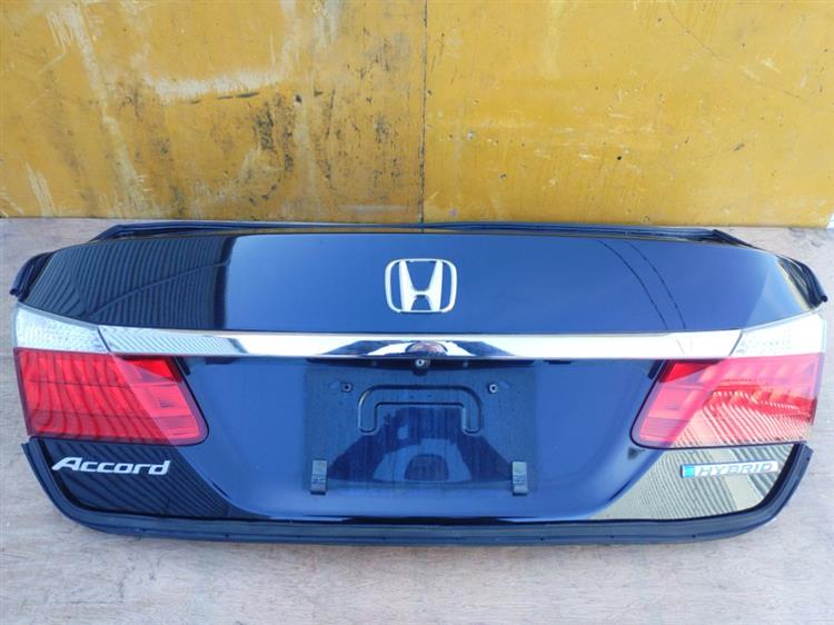 Крышка багажника Хонда Аккорд в Геленджике 50872