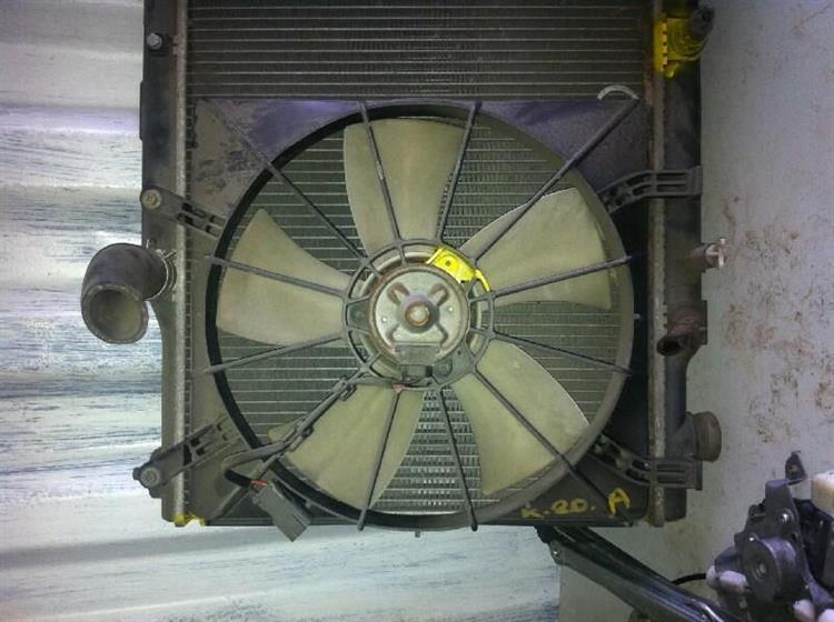 Диффузор радиатора Хонда Стрим в Геленджике 7847